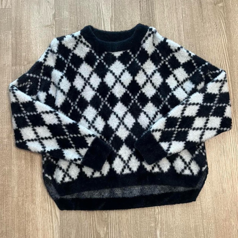 Abercrombie Black and White Argyle sweater